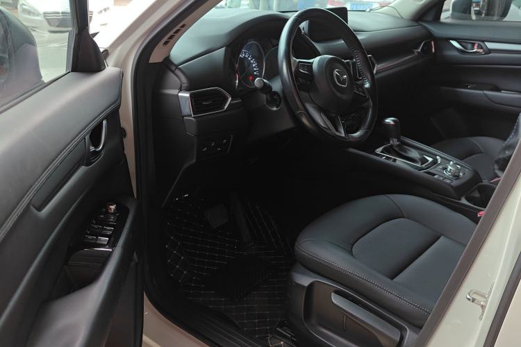 Used Mazda CX-5 2017 2.0L Automatic 2WD ZhiShang Trim China V Standard
