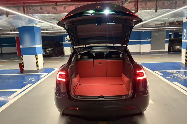 Used Tesla Model Y 2024 Rear-Wheel-Drive Version
