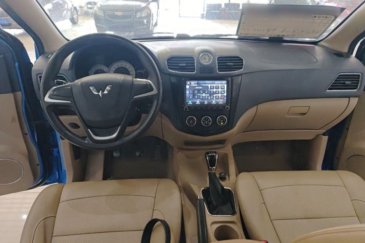 Used Wuling Hongguang 2014 1.5L S Comfort Model

