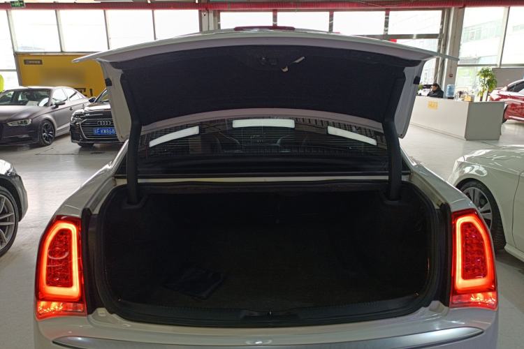 Used Chrysler 300C 2016 3.0L Supreme Edition