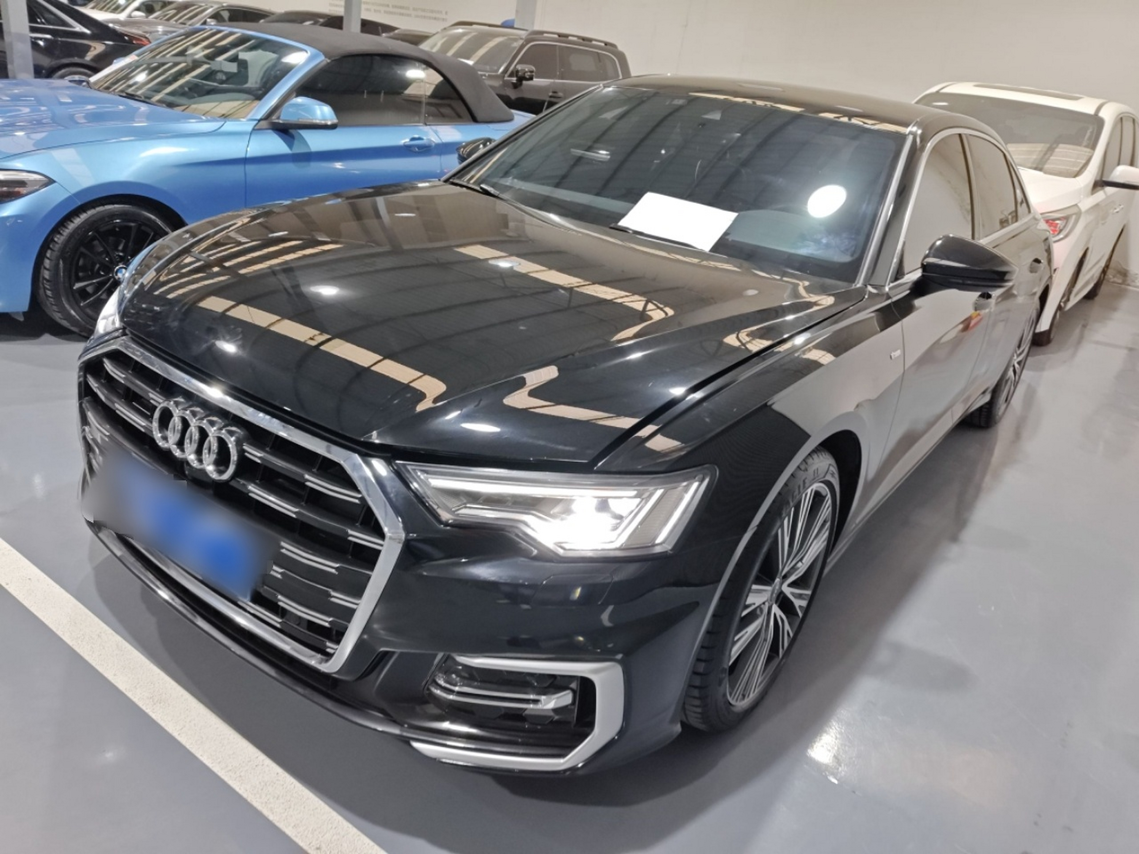 Под передней частью автомобиля