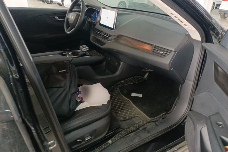 Used Hongqi E-QM5 2022 431 km Charge & Enjoy Edition
