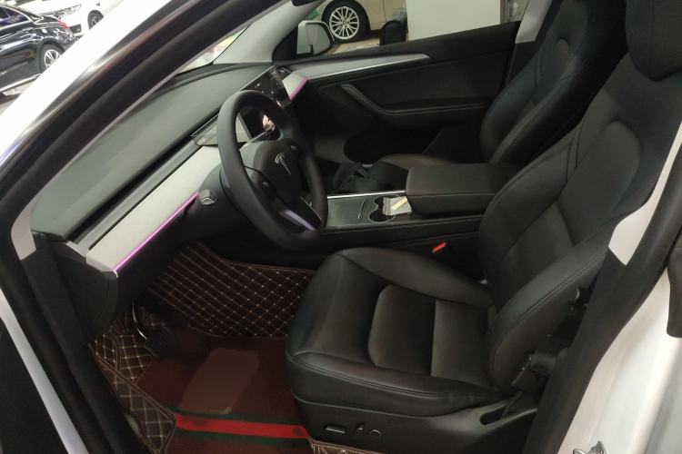 Used Tesla Model Y 2023 Long-Range All-Wheel-Drive Version
