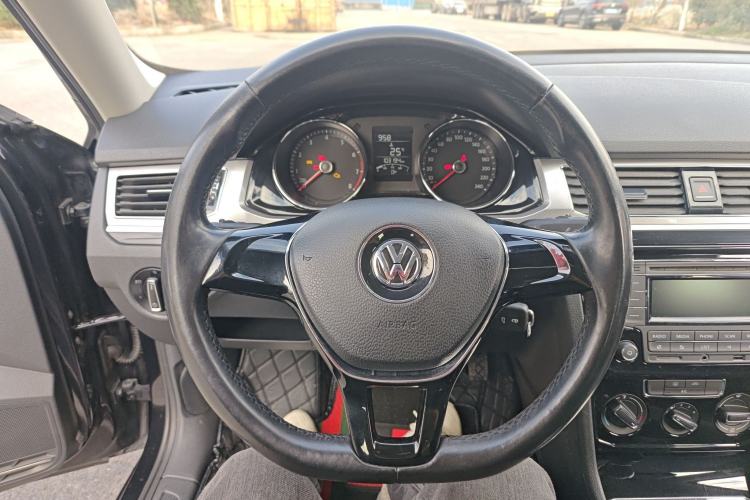 Used Volkswagen Bora 2016 1.6L manual Comfort trim level
