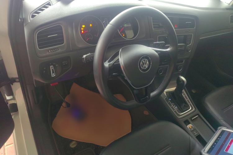 Used Volkswagen Golf 2015 1.4TSI Automatic Comfort Model
