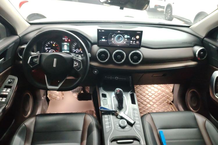 Used Wey VV5 2020 1.5T Two-Wheel Drive Color Pioneer
