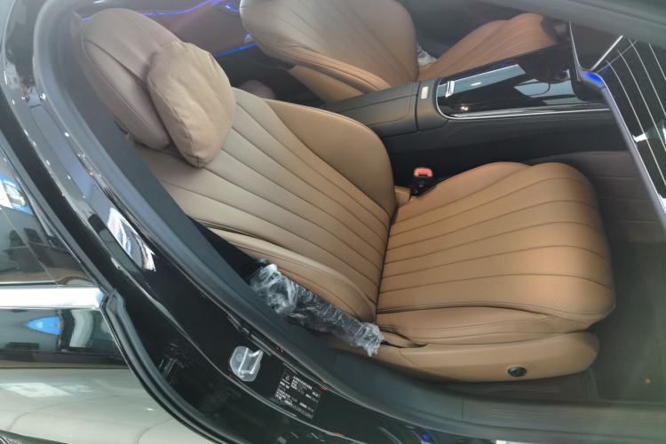 Used Mercedes-Benz E-Class 2025 E 260 L
