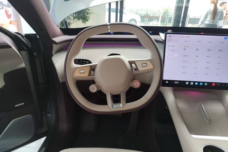 Used  YU7 2025 Ultra-Long Range All-Wheel Drive Pro Version
