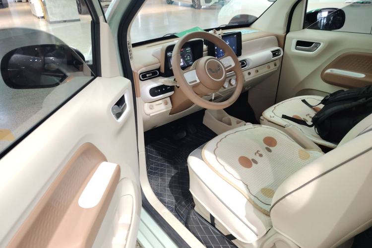 Used Wuling Hongguang MINIEV 2024 3rd Generation 215km Advanced Version
