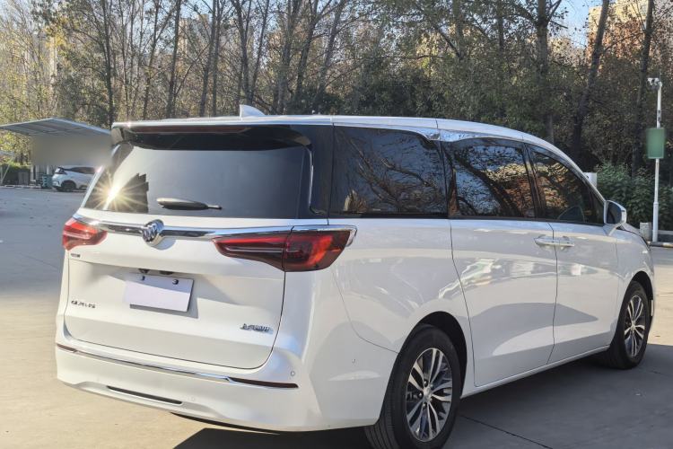 Used Buick GL8 2022 ES Landtrek 653T Luxury Edition
