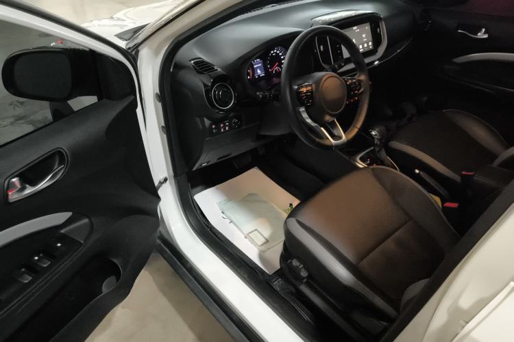 Used Kia kx1 Stonic 2021 1.4L CVT Sunroof Model
