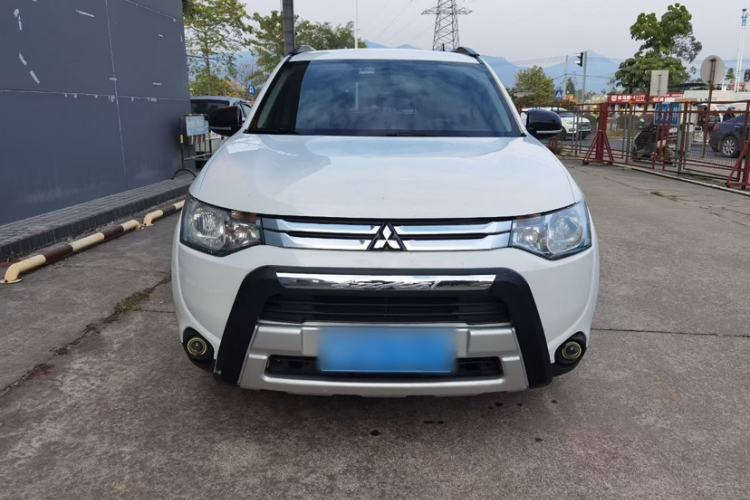 Used Mitsubishi Outlander 2014 2.0L Two-Wheel Drive Sport Value Edition 5 Seats

