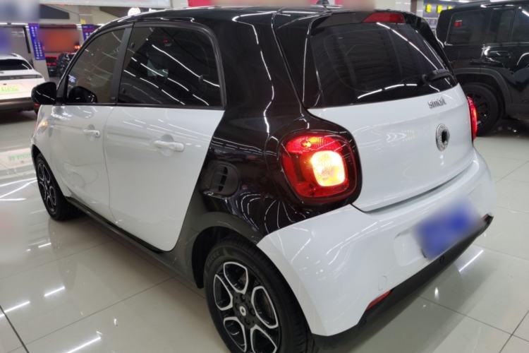 Used smart forfour 2018 0.9T 66 kW Pioneer Edition