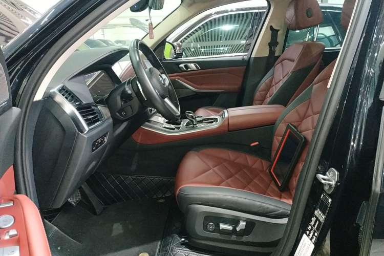 Used BMW X5 2022 Restyled xDrive 30Li Luxury Version M Sport Package
