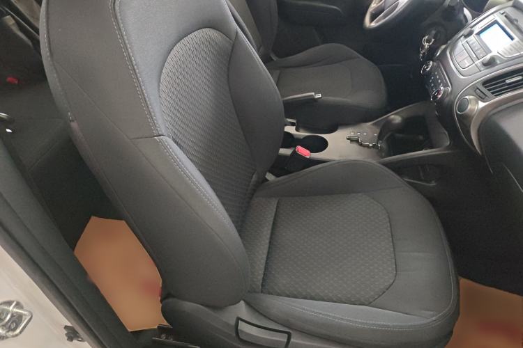 Used Hyundai ix35 2013 2.0L Automatic Two-Wheel Drive Comfort GL China V Standard
