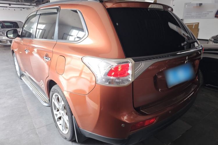 Used Mitsubishi Outlander 2013 2.4L 4x4 Luxury Navigation Edition 5 Seats
