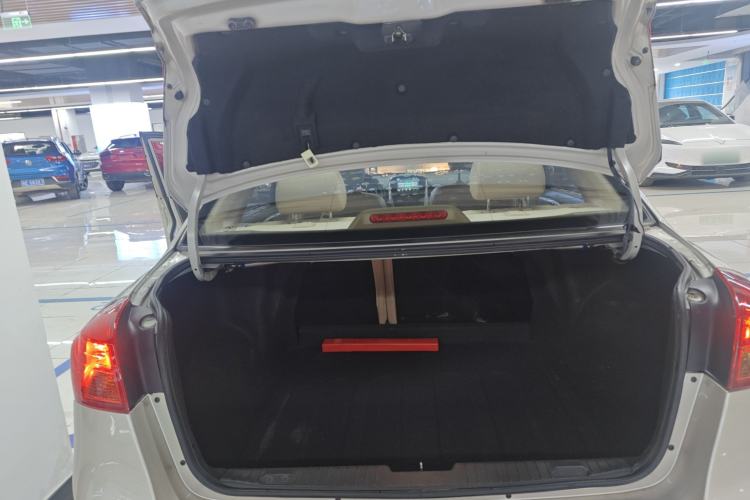 Used Buick Excelle 2013 1.5L Automatic Classic Model
