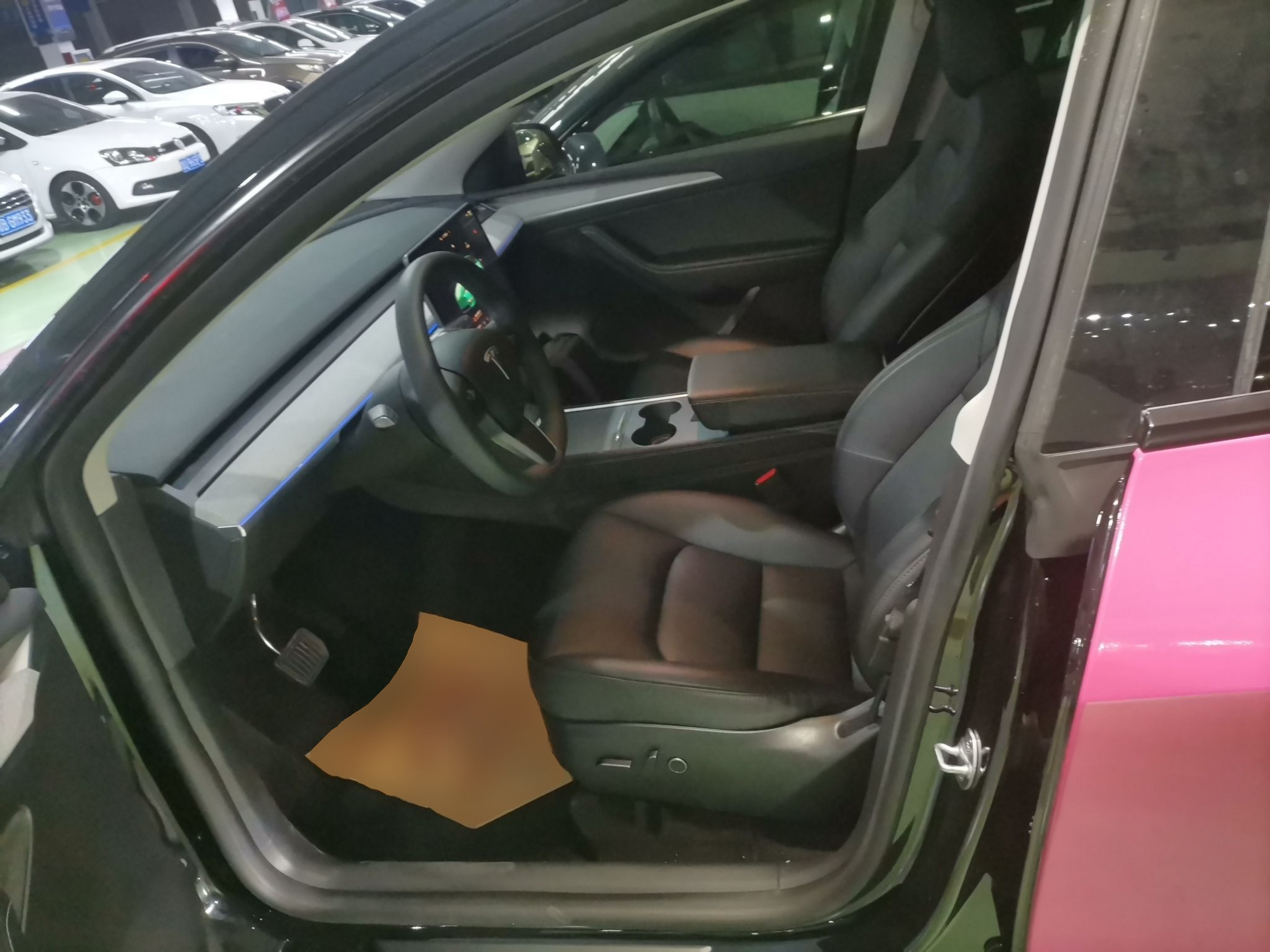 Переднее сиденье в автомобиле