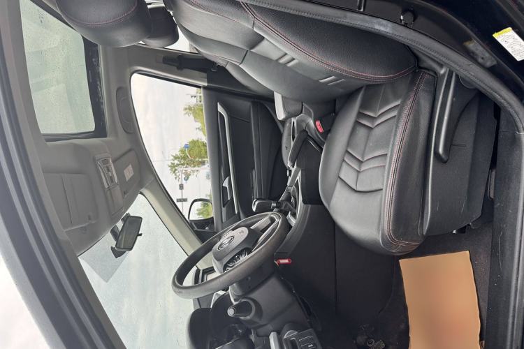 Used Dongfeng Aeolus AX7 2016 2.0L Manual Zhuyue Model
