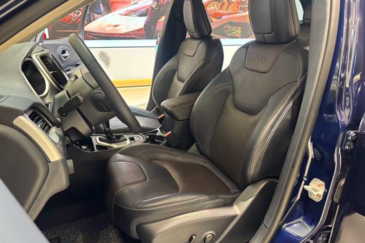 Used  Cherokee 2016 2.4L Leading Edition
