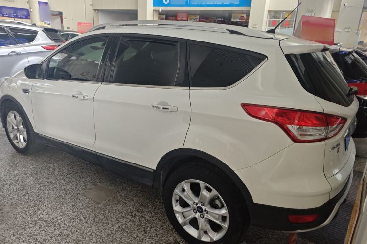 Used Ford Kuga 2015 2.0L GTDi Four-Wheel-Drive Sport Model
