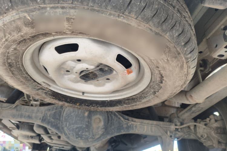 Used JMC Fushun 2023 2.0T Manual Short-Wheelbase Low-Roof Commercial Multi-Purpose Passenger Vehicle 6 Seats with Dual-Opening Tailgate
