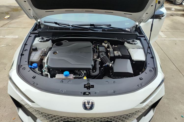 Used Changan UNI-V 2023 1.5T Prestige Model
