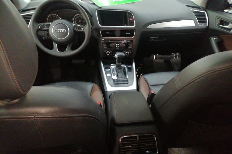 Used Audi Q5 2018 Collector's Edition 40 TFSI Technology Model
