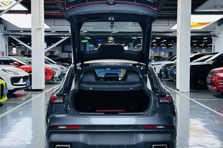 Used Changan UNI-V 2025 1.5T 500Bar Prestige Version
