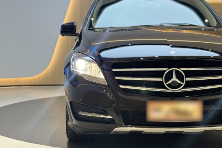 Used Mercedes-Benz R-Class 2017 R 320 4MATIC Business Edition Prestige Model
