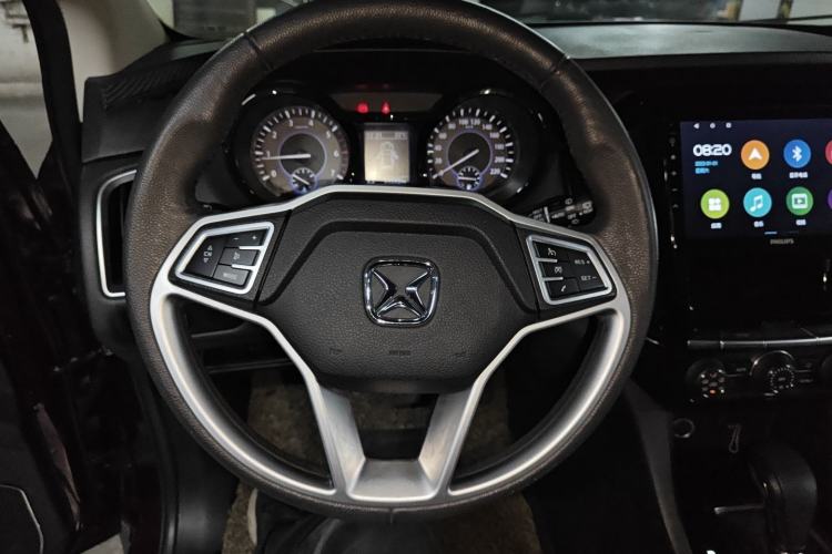 Used JMC Yusheng S350 2016 2.0T Automatic Two-Wheel Drive Gasoline Luxury Version with Sunroof 5 Seats
