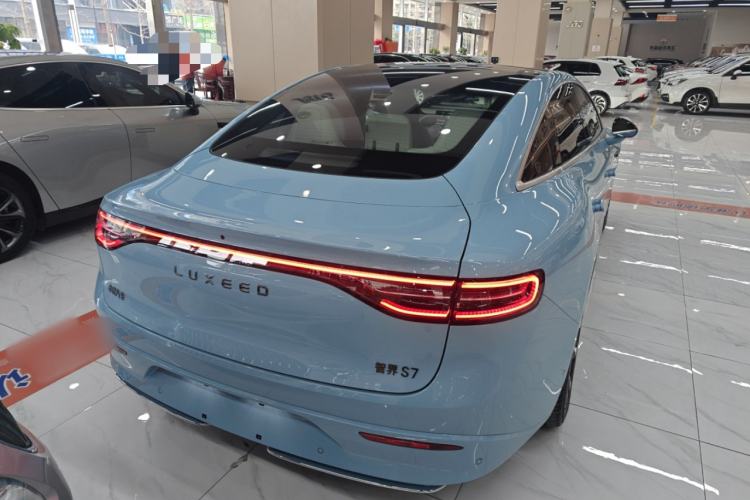 Used Hima Luxeed S7 2025 785 km Ultra
