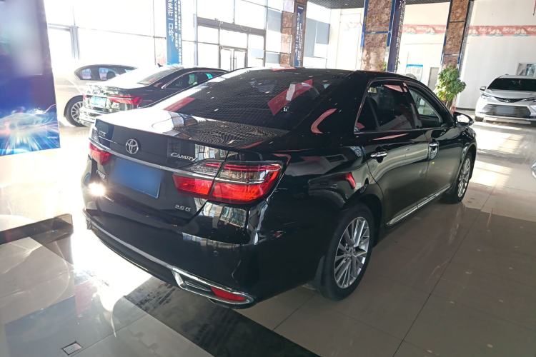Used Toyota Camry 2016 2.5G 10th Anniversary Deluxe Navigation Edition
