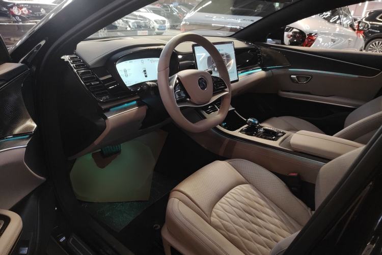 Used BYD Han 2025 DM-i Intelligent Driving Edition 125KM LiDAR Flagship Model
