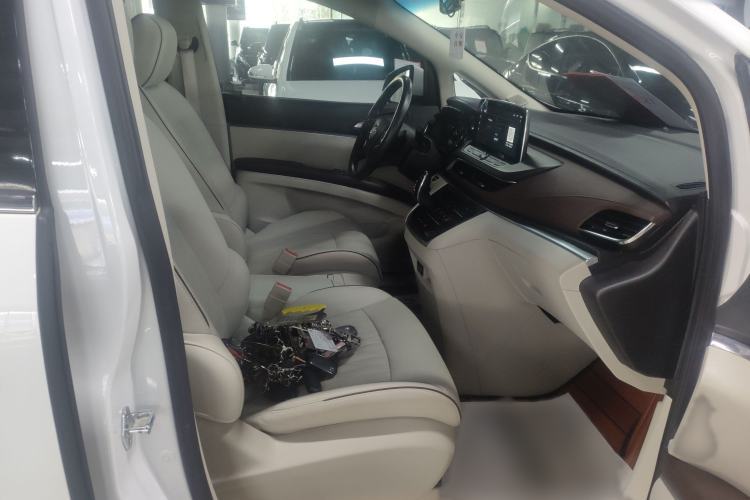 Used Buick GL8 2022 Land Business Class 652T Luxury Model