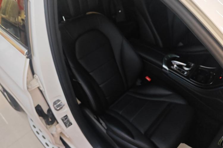 Used Mercedes-Benz GLC 2016 GLC 260 4MATIC Luxury Model