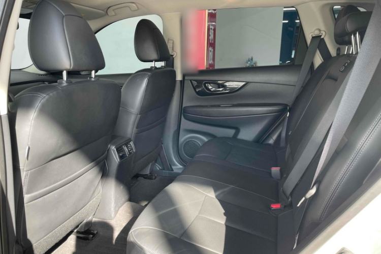 Used Nissan X-Trail 2019 2.5L CVT Smart Connect Luxury Edition 4WD
