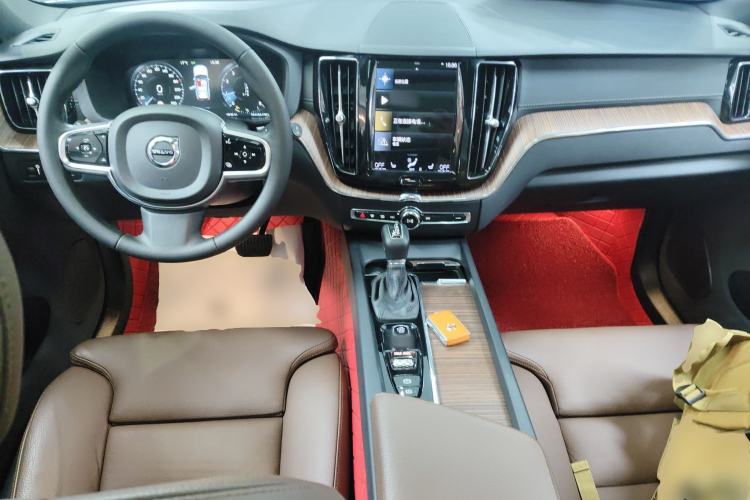 Used Volvo XC60 2021 T5 4x4 Smart Luxury Edition