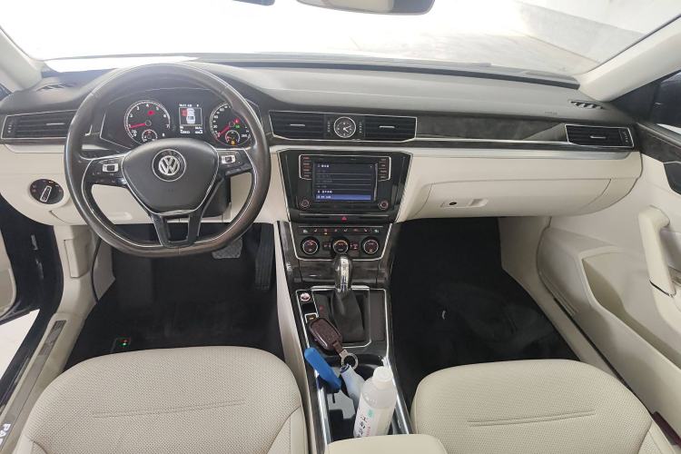 Used Volkswagen Passat 2016 380TSI DSG Ultimate Edition
