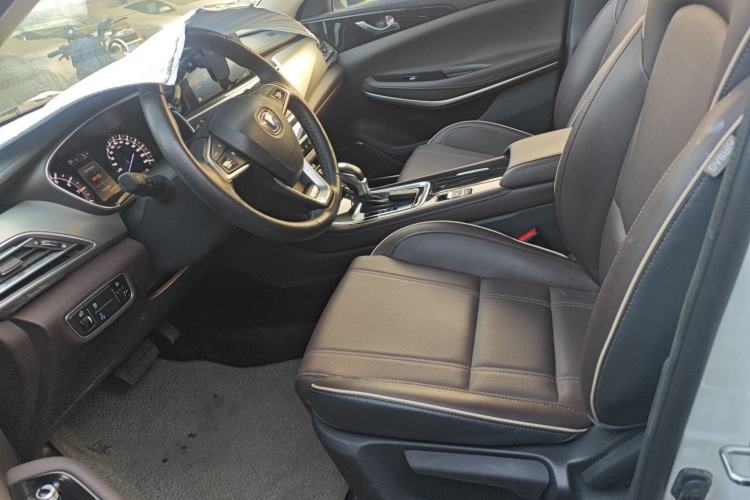 Used Changan Raeton CC 2019 1.5T Automatic Haoya Edition Guangmang Model China VI Standard
