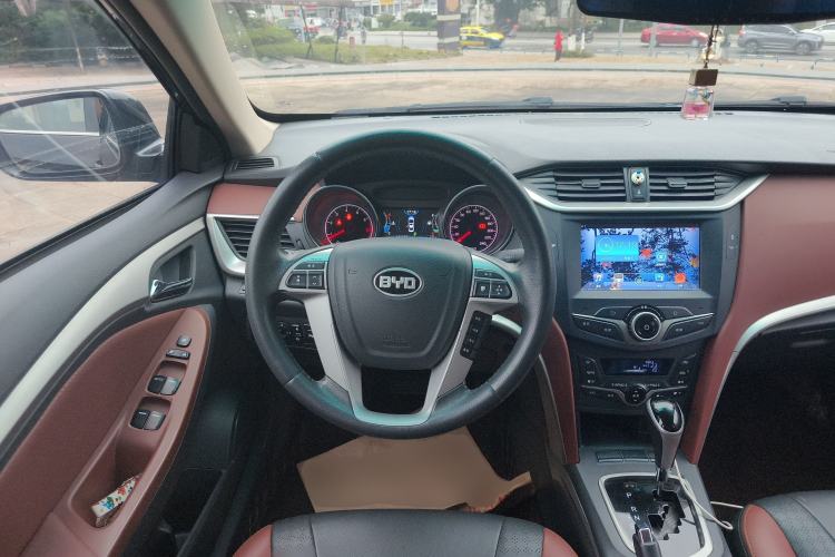 Used BYD G5 2014 1.5TID Automatic Prestige Model
