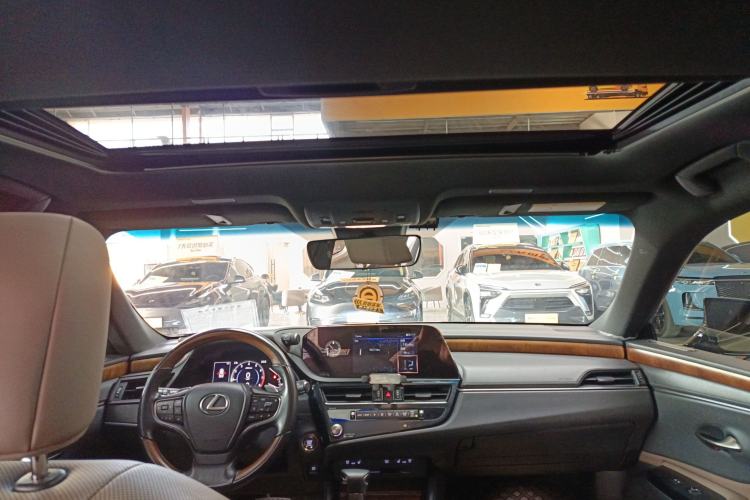 Used Lexus ES 2021 200 Luxury Edition
