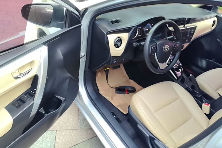 Used Toyota Levin 2017 Revised Dual-Engine 1.8H GS E-CVT Elite Sunroof Version China VI Standard
