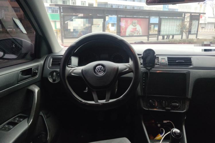 Used Volkswagen Santana 2016 1.6L Manual Fashion Edition
