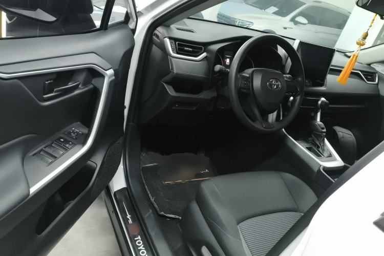 Used Toyota Wildlander 2022 Updated Version 2.0L CVT Two-Wheel Drive Leading Edition
