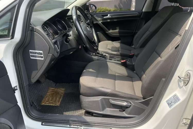 Used Volkswagen Golf 2017 230TSI Automatic Comfort Edition – Celebrating Milestone of One Million Units
