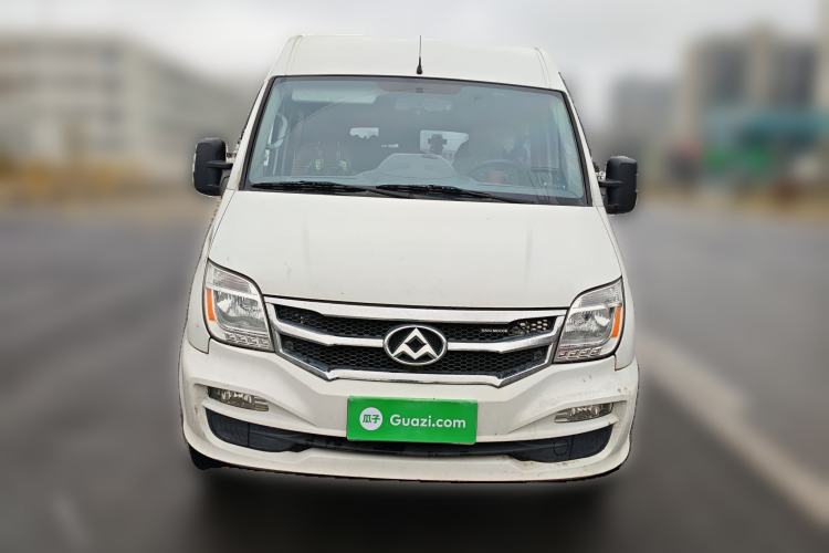 Used SAIC MAXUS Xintu V80 2017 2.5T 5-Speed Manual Aoyuntong National V Short Wheelbase Mid-Roof 5/6/10-Seater