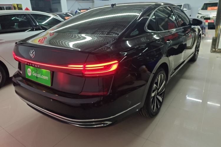 Used Volkswagen Passat 2025 Outstanding Model 380TSI Dragon Glory Edition
