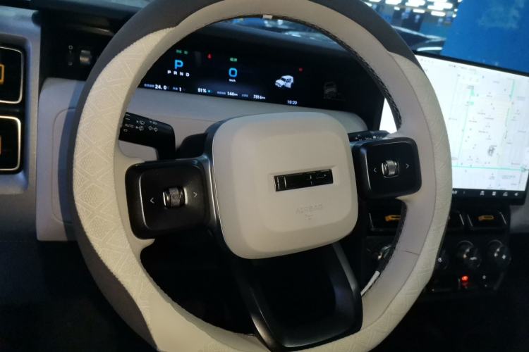 Used  V23 2025 401 Two-Wheel Drive Advanced Edition
