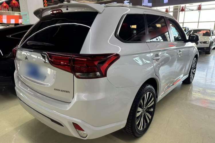 Used Mitsubishi Outlander 2021 Revised Version 2.0L Two-Wheel Drive Comfort Edition 5 Seats
